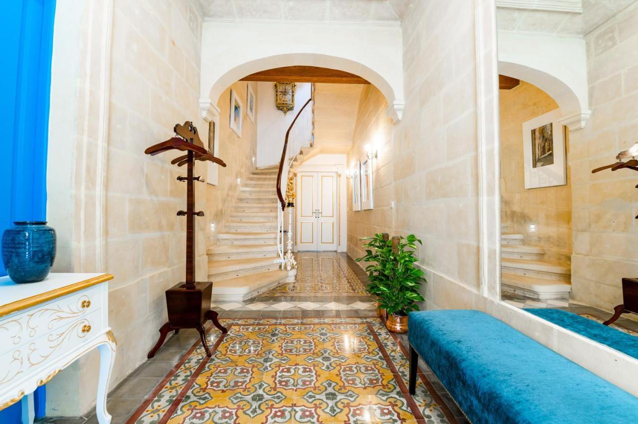Monreal Boutique Townhouse - R024Rm4 Otel Paola Dış mekan fotoğraf