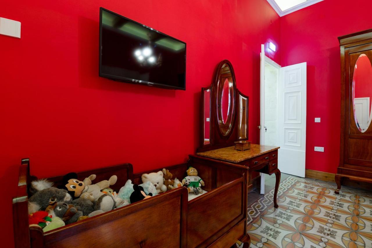 Monreal Boutique Townhouse - R024Rm4 Otel Paola Dış mekan fotoğraf